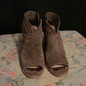 Vince Camuto Heeled booties